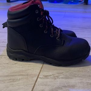 NWOT Brahma woman’s work boots size 6.5